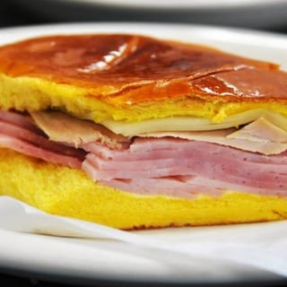 Media Noche Sandwich