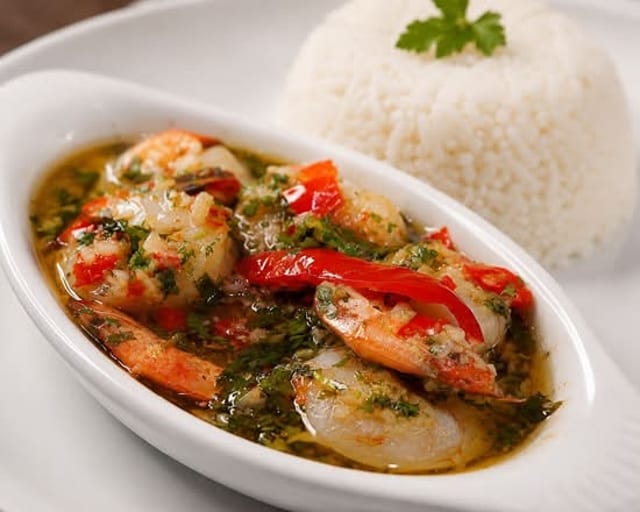 CAMARONES AL AJILLO (Garlic Shrimp).