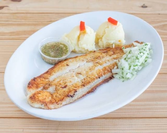 FILETE DE PESCADO A LA PLANCHA (Grilled Fish Fillet).