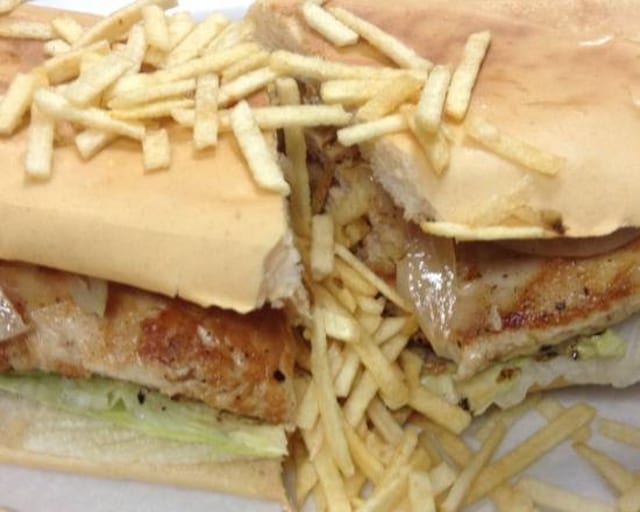 SANDWICH DE POLLO.