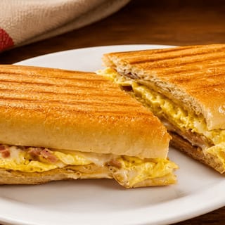 Pan con Tortilla con Tres Combinaciones